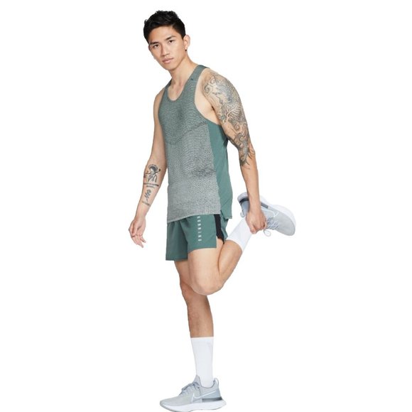 Nike Run Division Pinnacle Men's Running Gym Tank Top Vest Green Hasta Large - Picture 4 of 12